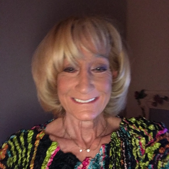 Meet your Posher, Cindy - Picture 1 of 1